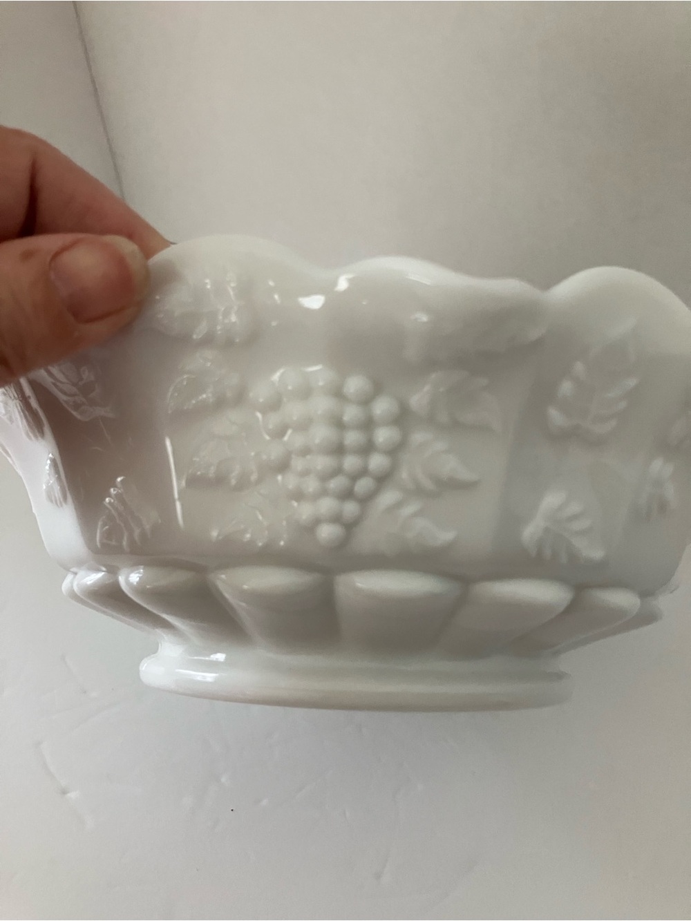 Westmoreland White Scalloped Milk Glass Serving Bowl